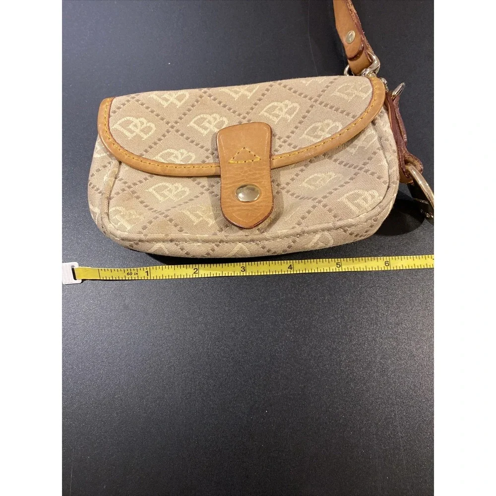 dooney and bourke Wristlet Beige